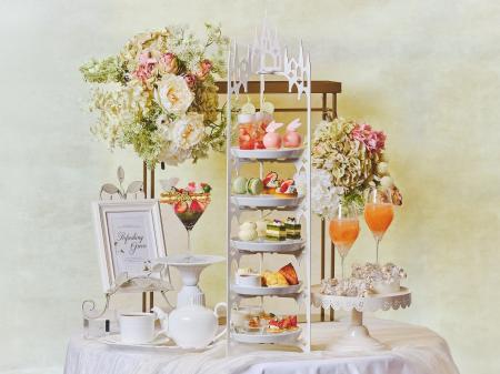 いちごと抹茶の甘美なマリアージュに心躍る！新緑の季