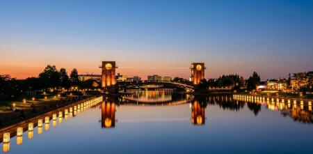 NEC、明治大学と共同で暖色の灯篭が都市公園の魅力を NEC、明治大学と共同で暖色の灯篭が都市公園の魅力を