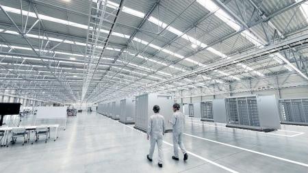 本社工場に大型蓄電システムの製造ラインを増設