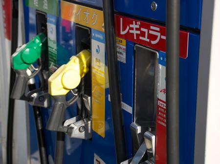 「170円台」維持へ政府が基金投入。原油高騰で問わ...