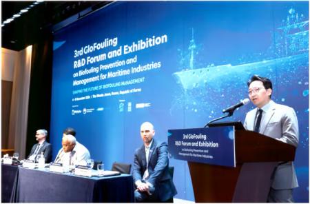 12万人以上の施術実績を有する治療院グループと提携。