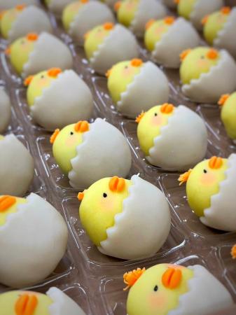 老舗和菓子店が“イースター”に挑戦。ひよこモチーフの