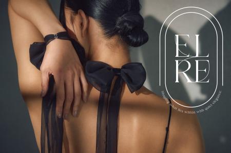 演じることをやめた女性は、何を纏うのか。