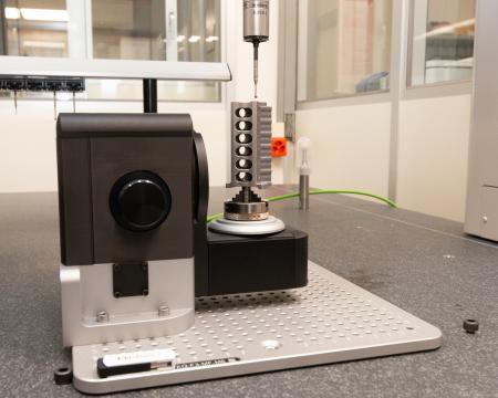 pL LEHMANN、測定機用2軸回転テーブル　USB接続utf-8