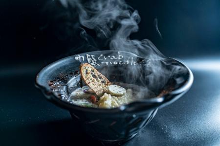 【神戸・三宮】フレンチラーメン「カニ蟹crab 三宮店