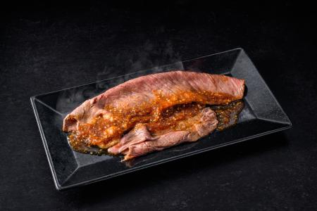 焼肉店『牛恋』が料理研究家・リュウジ監修『至高の焼
