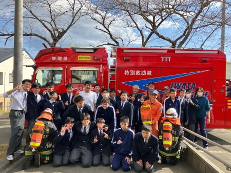 【役目を終えた消防服がアップサイクルにより「ボンベ