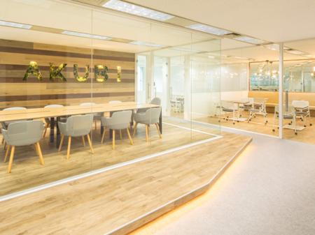 「オフィス移転・リニューアルでさまざまな経営課題を 「オフィス移転・リニューアルでさまざまな経営課題を