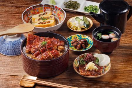 【名古屋発!!】コスパ最強と行列の絶えない、「昼だ 【名古屋発!!】コスパ最強と行列の絶えない、「昼だ