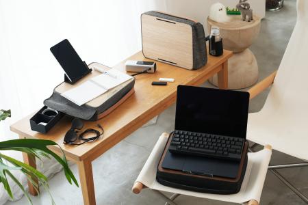 好きな場所を、あなたのデスクに。超小型デスクutf-8