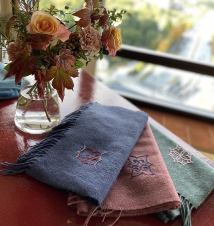 アイヌの伝統文様を纏う、心に届くギフト　SHOKAutf-8