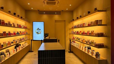 開店わずか4時間。それでも半年で1万人が訪れた。大阪