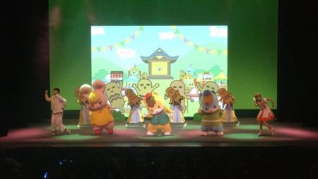 「ハニワみこし」に観客1200人が大興奮！～劇団ぐんま