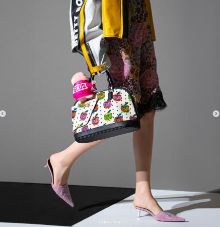 “ちら見”するチャームロボット「mirumi」、イタリアブ