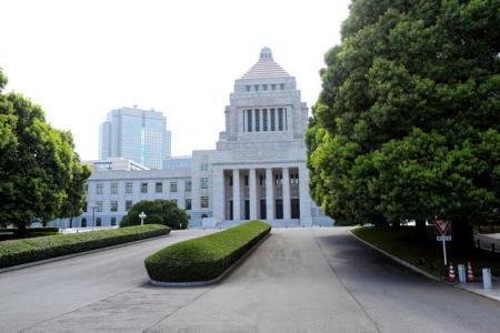 法案成立から「施行」まで何が起きる？ビジネスを...