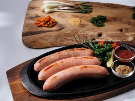 創業60年超の沖縄の食品販売会社イバノとのコラボ商品