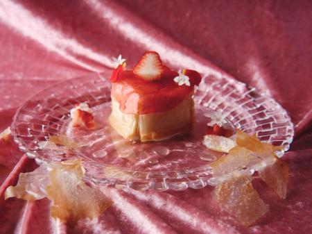 “バリッ・もっちり・とろり”の多彩な食感を楽しむ！ラ