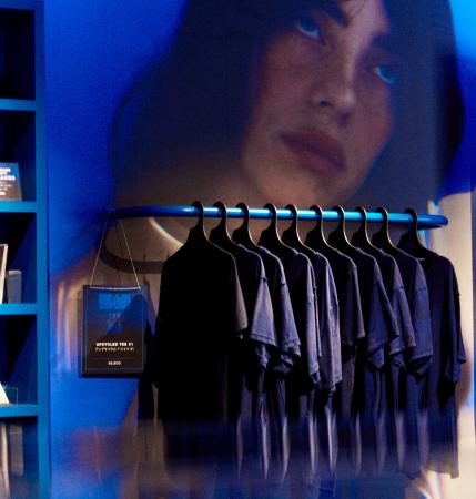 「ハンガーのメルセデス」が、日本へ。欧州ラトビア発