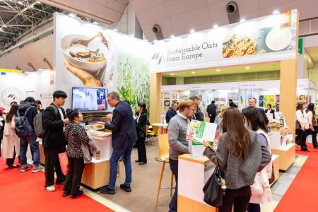 「ヨーロッパのサステナブルオーツ」を紹介、試食提供