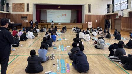 「人生の練習」ができる学校向け金融/キャリア教育ゲ