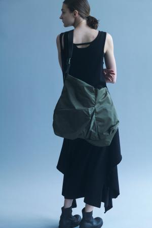 discord Yohji Yamamoto、定番バッグのナイロンシリー