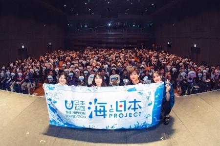 身近な視点で、海と灯台の“昔と今、これから”について 身近な視点で、海と灯台の“昔と今、これから”について