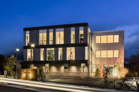 株式会社リーフワークス、事業拡大に伴う本社移転とコ