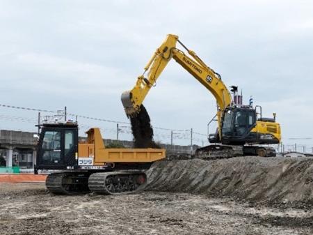 ショベルとクローラダンプの協調による自律積み込みと