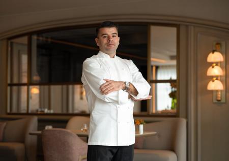 【フォーシーズンズホテル丸の内 東京】総料理長にス