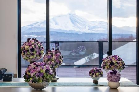 ニコライ・バーグマンがあさま空山望に描く開業5周年 ニコライ・バーグマンがあさま空山望に描く開業5周年