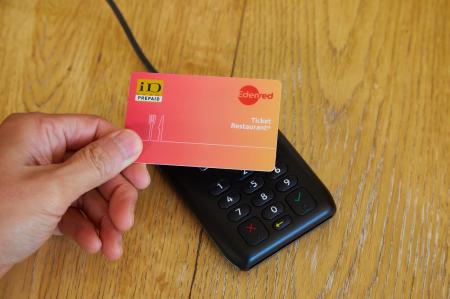 チケットレストラン、AIによるレシート解析機能「証憑 チケットレストラン、AIによるレシート解析機能「証憑