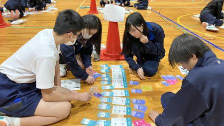 「人生の練習」ができる学校向け金融/キャリア教育ゲ