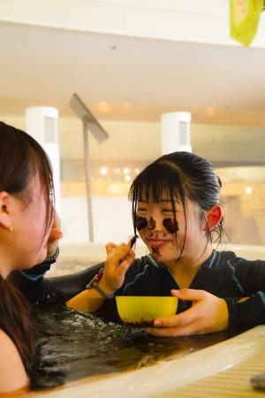 バレンタインデー限定 チョコ風呂で楽しめるチョコレ