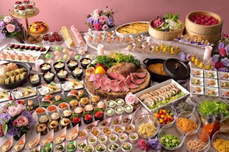 【ホテル椿山荘東京】庭園で同時に咲き誇る“椿”と“桜”