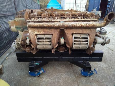 技術遺産・80年前の戦車用エンジン特別展示会を開催