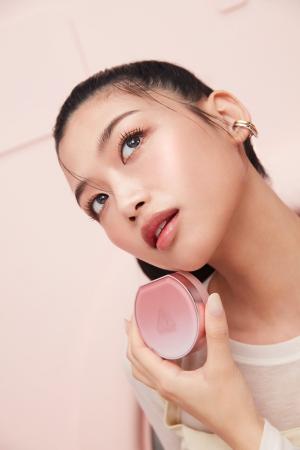 3CEの大人気美容液クッションがさらに進化。まるで素