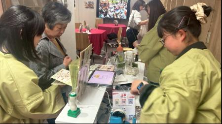 上野中通り商店街と学生が新商品を20種開発