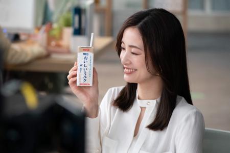 上戸彩さん出演「明治おいしいミルクシリーズ （ミル