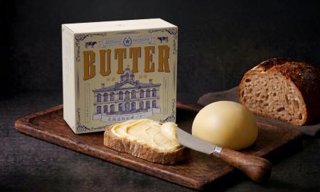 北海道開拓使時代から150年続く伝統製法　乳脂肪分83