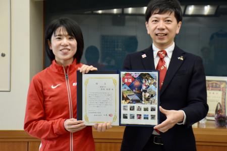 豊橋が大好き！鈴木亜由子選手が切手に～全国に地元の