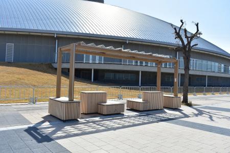 サンポート高松地区のプロムナード空間に「SWALOCCA」