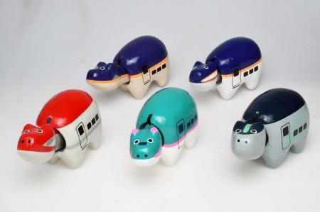 新幹線赤べこ絵付け体験をJR福島駅で開催します！