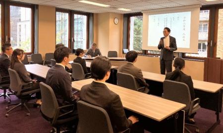 株式会社青山財産ネットワークス　令和8年度入社式を