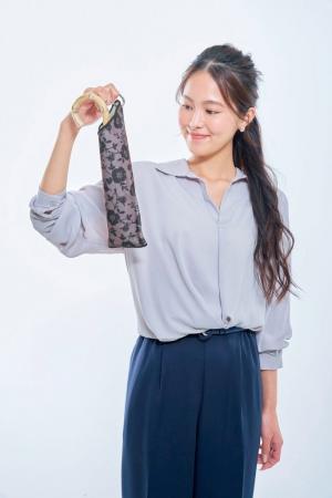 布と布がピタッ！とくっつく！濡れた傘をそのまま収納