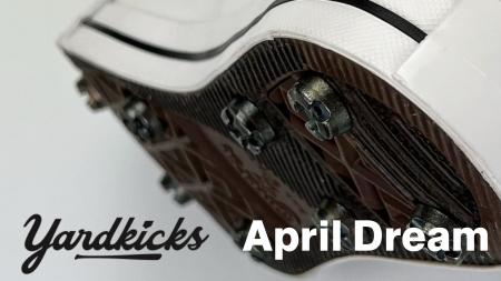 好きなスニーカーを“野球シューズ”に変身させるキット