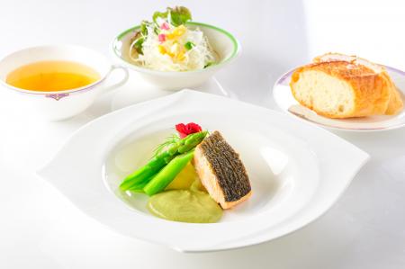 【新日本海フェリー】船内レストラン「春を告げる桜鱒