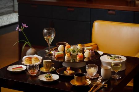 パーク ハイアット 京都 「ザ リビングルーム」短くも