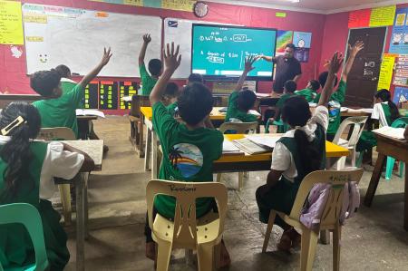 開発途上国の“教材不足”を解決する糸口に。マーシャル 開発途上国の“教材不足”を解決する糸口に。マーシャル