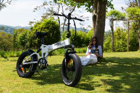 MOBIPARK、イタリアブランドのE-BIKE AURELIA‐Xおよび