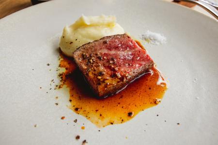 【L’IGNIS】初夏の薫風と薪火が奏でる10年の軌跡。自